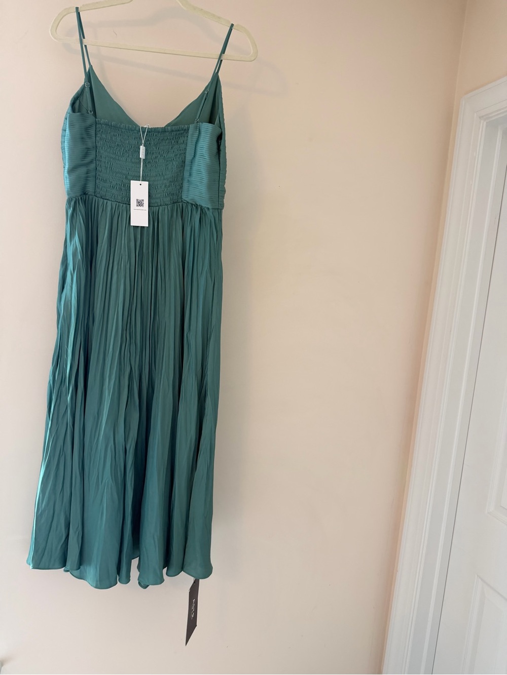 ASTR the Label - Teal Green Pleated Midi Dress - Picture 4 of 5